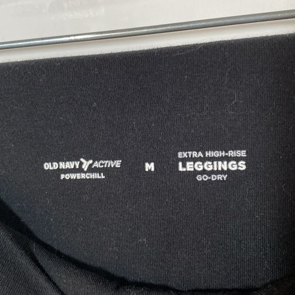 Old Navy Extra High Rose Crossover Leggings - Picture 3 of 7